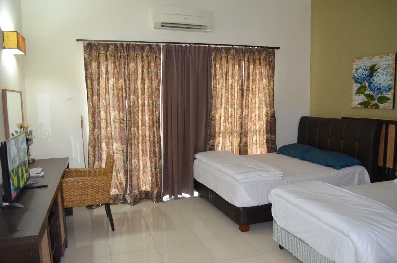 Gold Coast Morib Ain Studio Kampong Tanjong Pechah Bagian luar foto