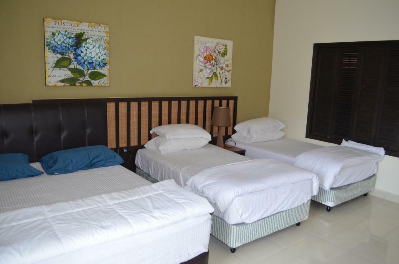 Gold Coast Morib Ain Studio Kampong Tanjong Pechah Bagian luar foto