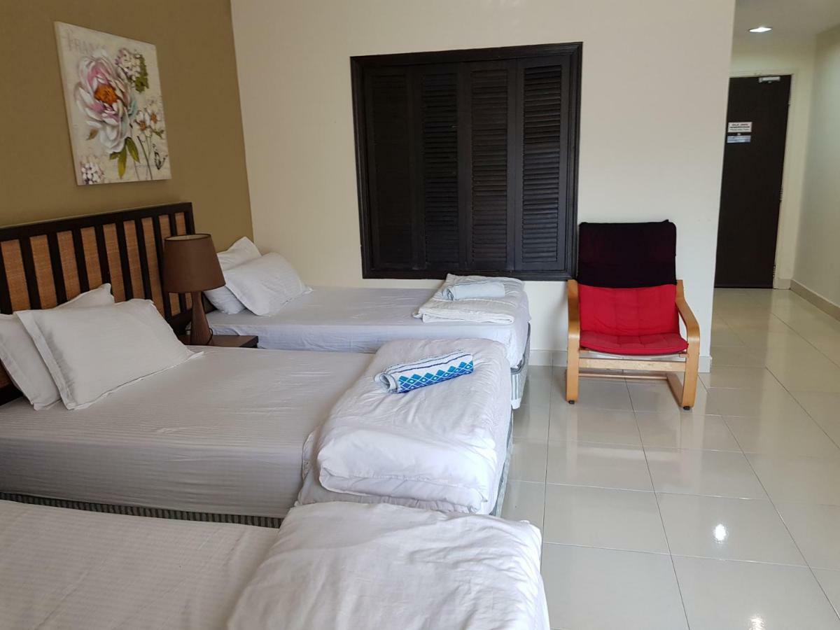 Gold Coast Morib Ain Studio Kampong Tanjong Pechah Bagian luar foto